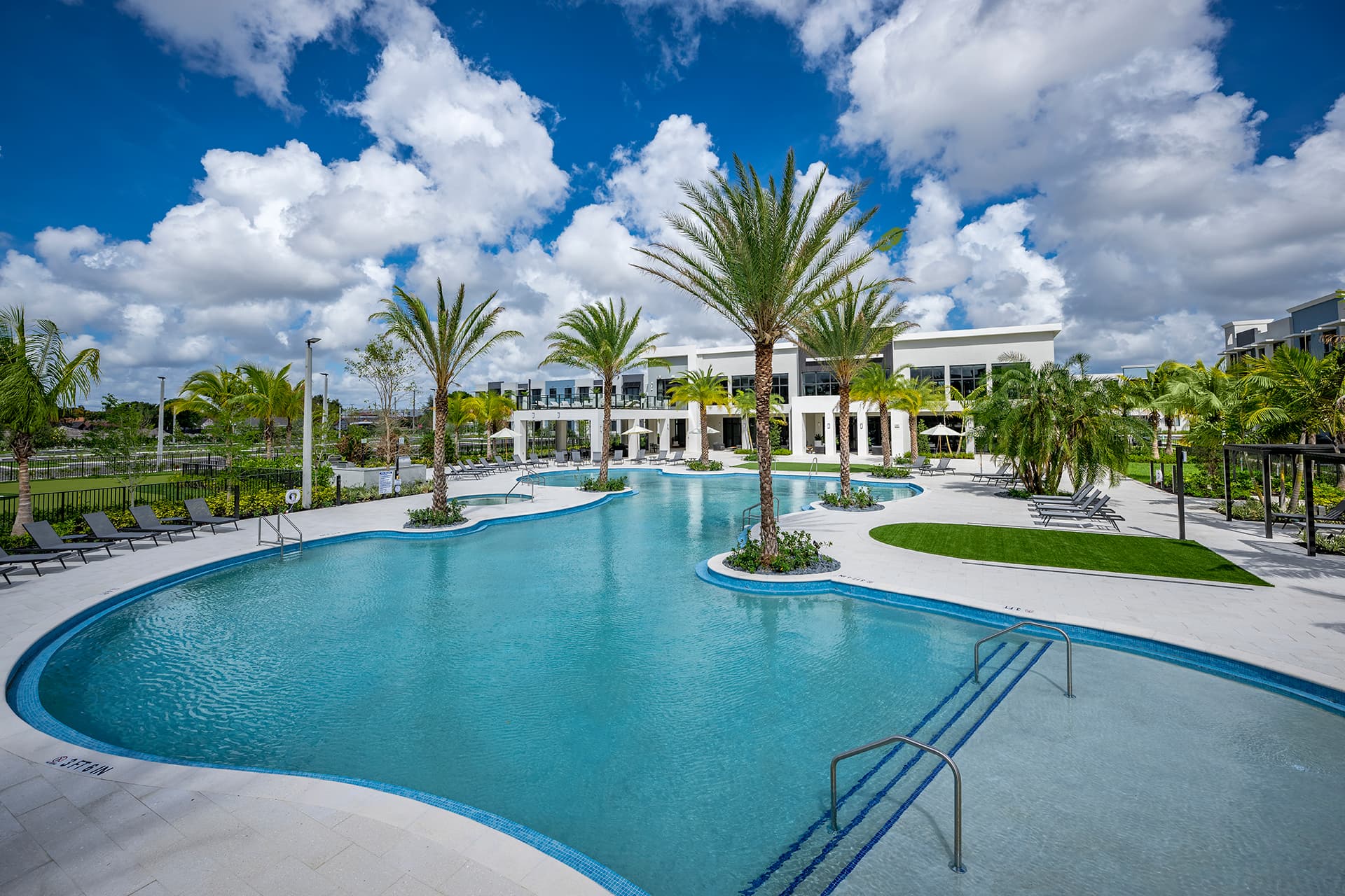Manor Hialeah property photo 3